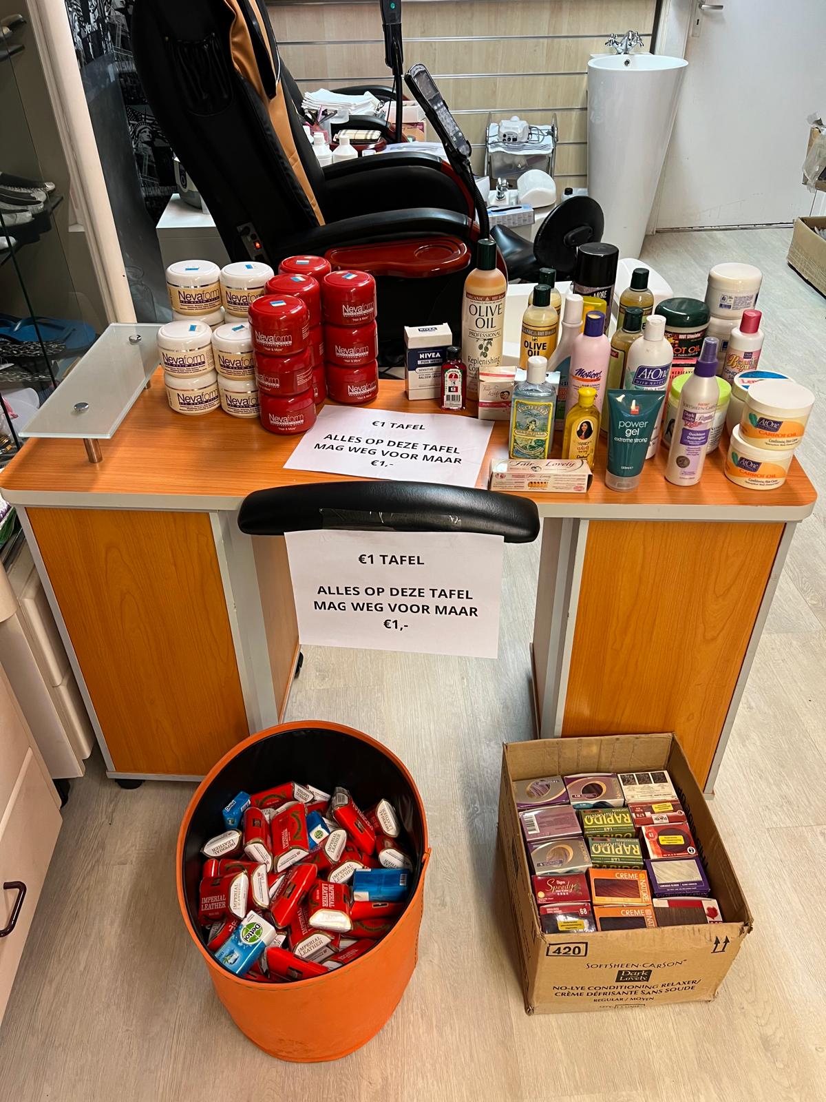 Euro 1 beauty and relaxer table